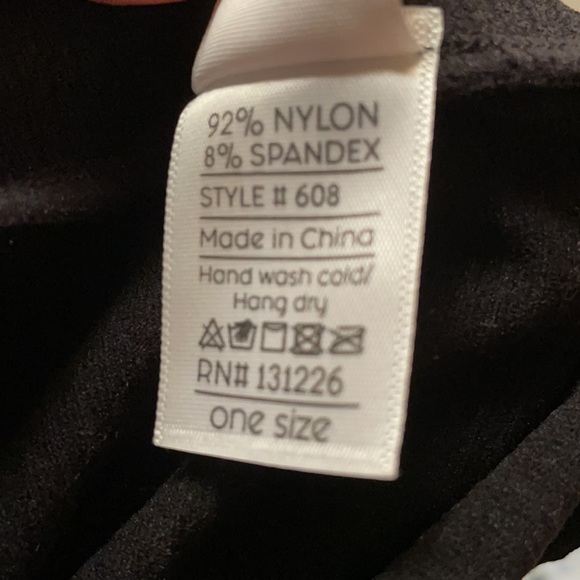 Black Sienna Cropped Top LS - Picture 5 of 5